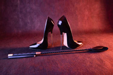 how to use a flogger