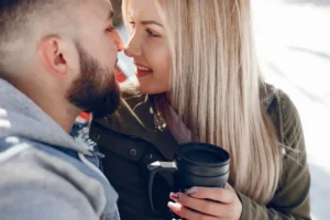 first date kissing